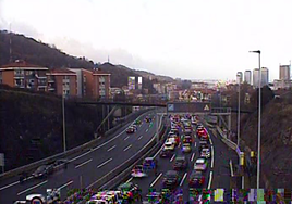 Solucionados los problemas de circulación en la A-8 causador por dos accidentes a la altura San Mamés y Miribilla