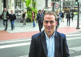 Iñigo Ansola, fotografiado el pasado viernes en el centro de Bilbao, llegó a la presidencia del PNV de Bizkaia hace mes y medio en sustitución de Itxaso Atutxa.