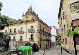 Vista del Ayuntamiento de Ermua.