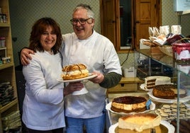 Viviana vuelve a sacar a la venta el «mejor roscón de Bizkaia» en su pastelería de Algorta