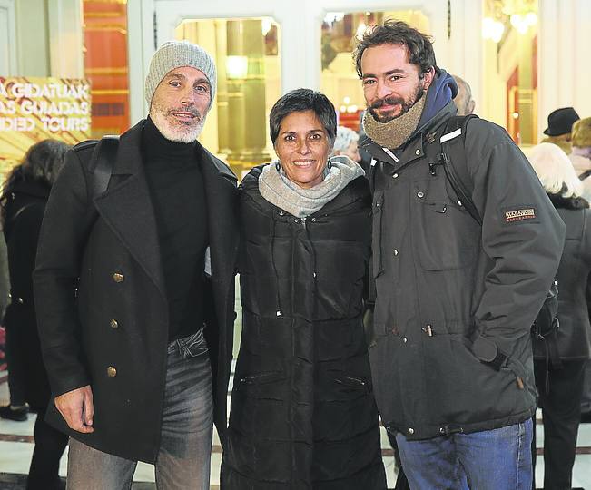 Mikeldi Ávila, Vanessa Suarez y Felipe Diaz.