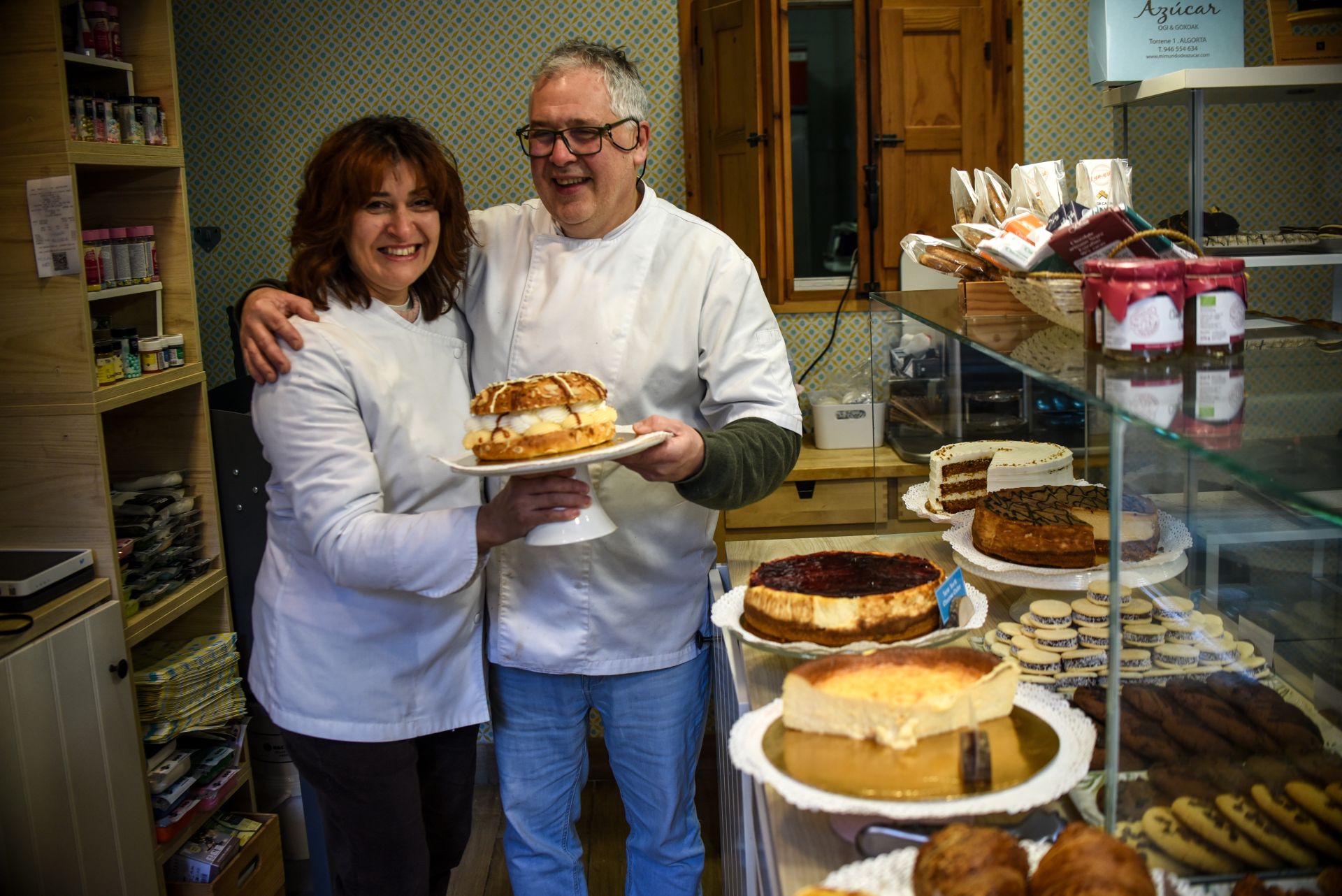 Viviana vuelve a sacar a la venta el «mejor roscón de Bizkaia» en su pastelería de Algorta