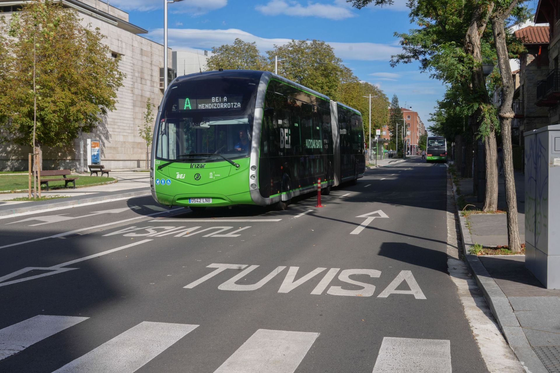 El Ayuntamiento de Vitoria reforzará la señalización en puntos conflictivos del carril del BEI