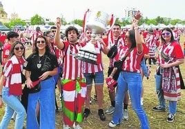 La afición del Athletic sueña con estar en la final de la Europa League que se celebra en Bilbao en mayo.