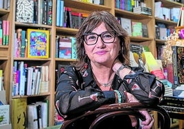 Carmen Amoraga, en la librería bilbaína La Saturnina.