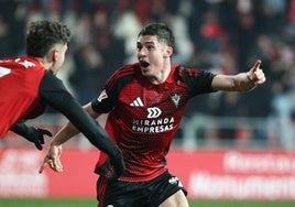 Panichelli celebra el gol de la victoria del Mirandés contra el Málaga.