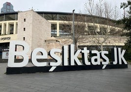 Exterior del estadio del Besiktas.