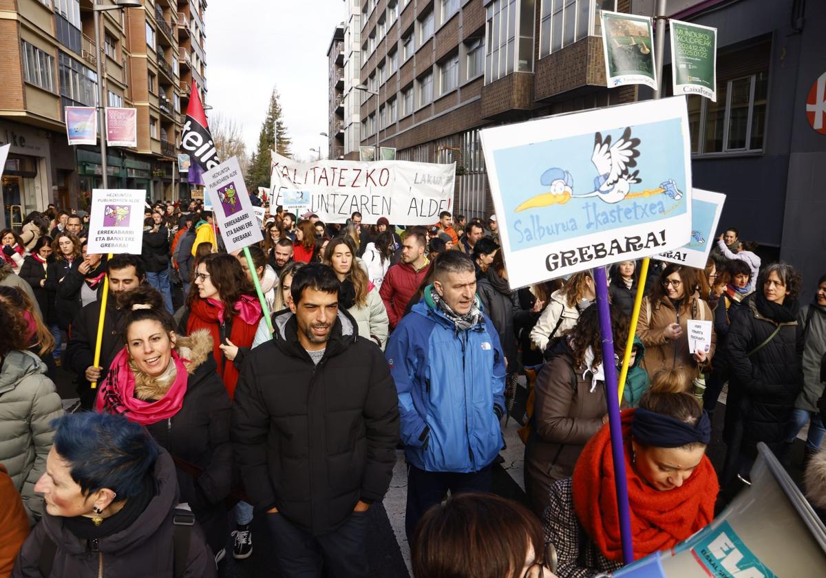 Manifestación de la enseñanza pública en Vitoria