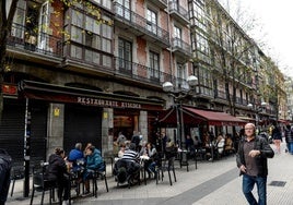 El Ensanche de Bilbao, en la imagen la calle Ledesma, es el más equilibrado y sofisticado de cuantos se crearon en España.