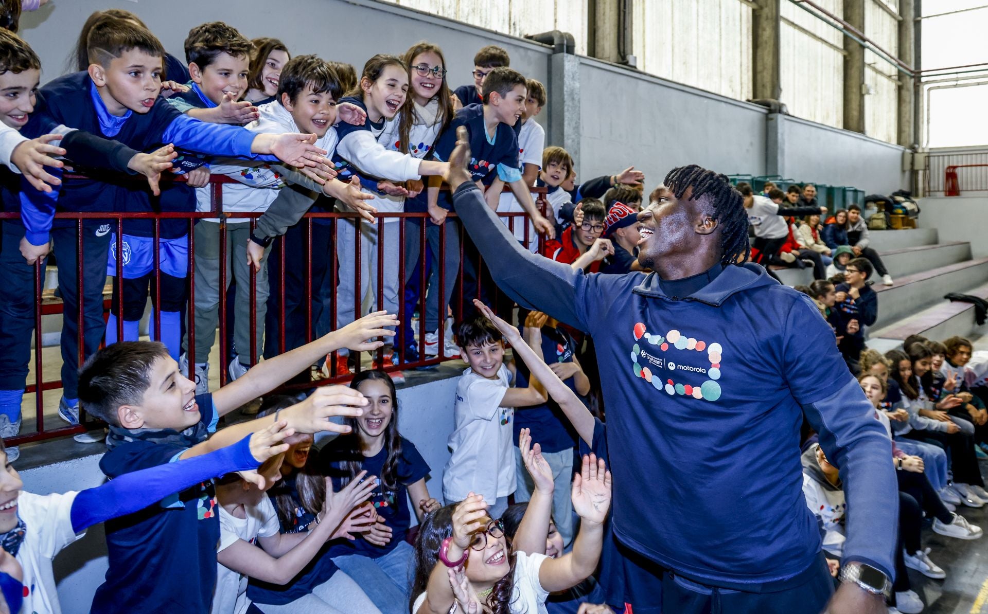 Rogkavopoulos y Diop, como dos niños de más de dos metros