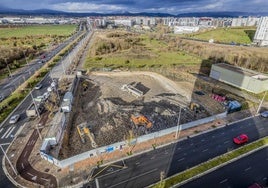 Las obras para levantar 120 casas en Zabalgana se iniciaron el pasado diciembre. Estarán ubicadas en la calle Bulevar de Mariturri.