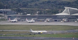 Vista del aeropuerto de Loiu.