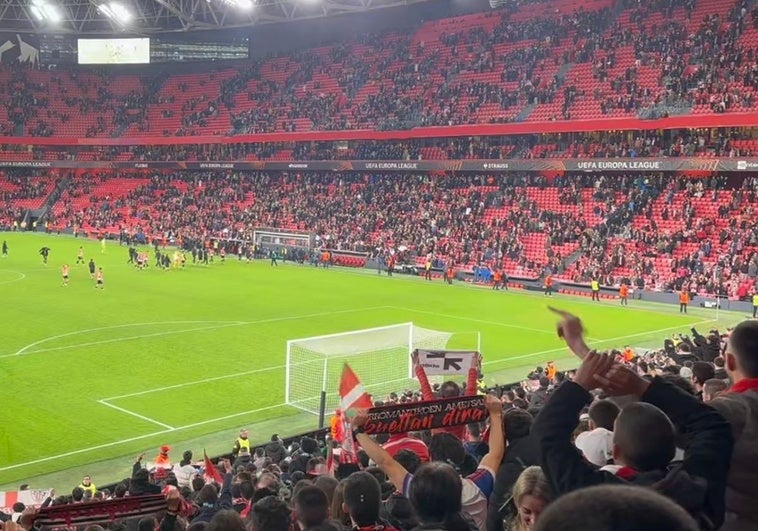 Así hemos vivido el partido del Athletic desde la grada de animación: los jugadores no acuden al fondo norte a despedirse