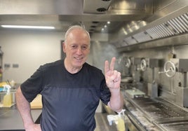 Víctor Arguinzóniz este pasado verano en la cocina de su caserío tras regresar de Las Vegas, donde el Asador Etxebarri se colocó segundo en la lista The World's 50 Best Restaurants.