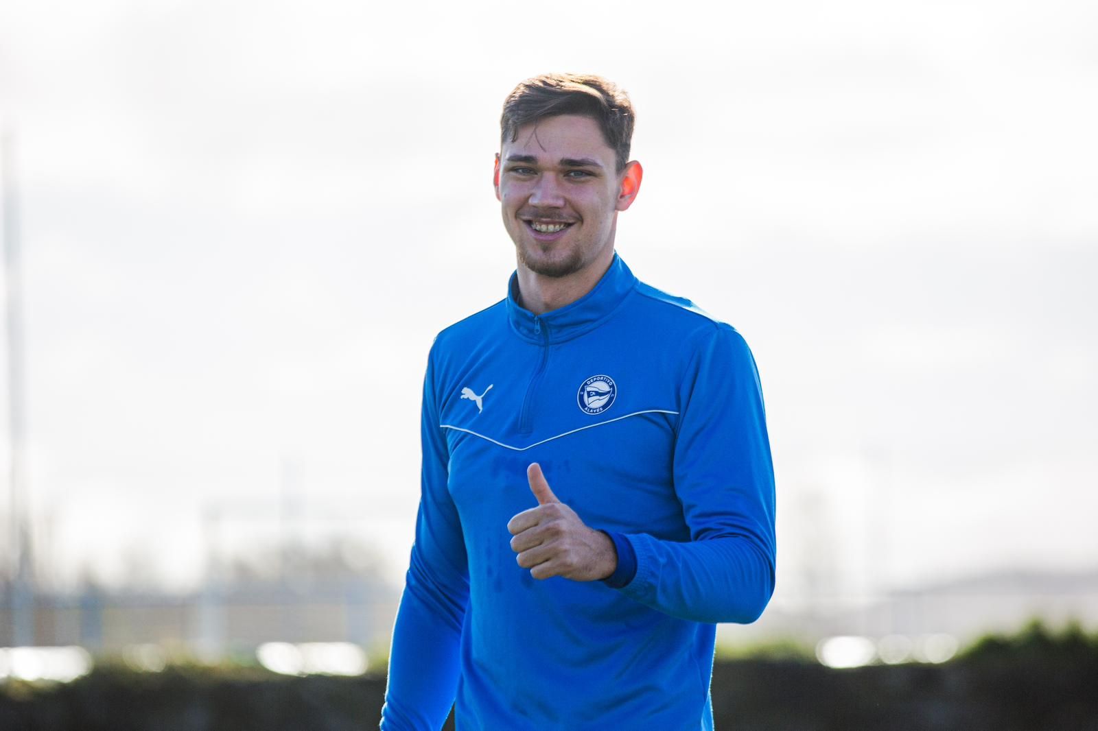 Iurie Iovu en un entrenamiento en Ibaia con el Alavés.