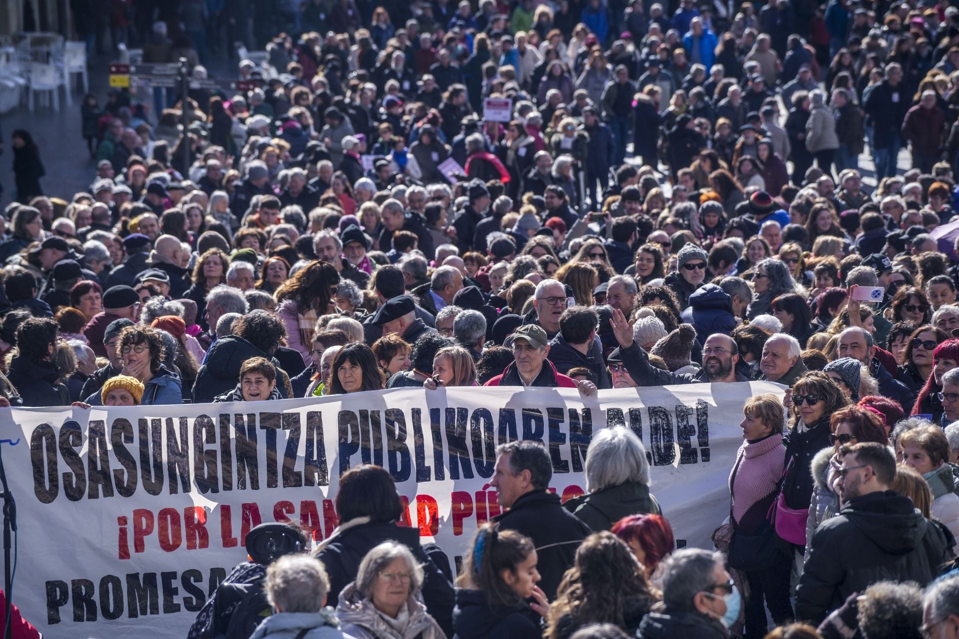 Multitudinaria manifestación en Vitoria contra el «desmantelamiento de la sanidad pública»