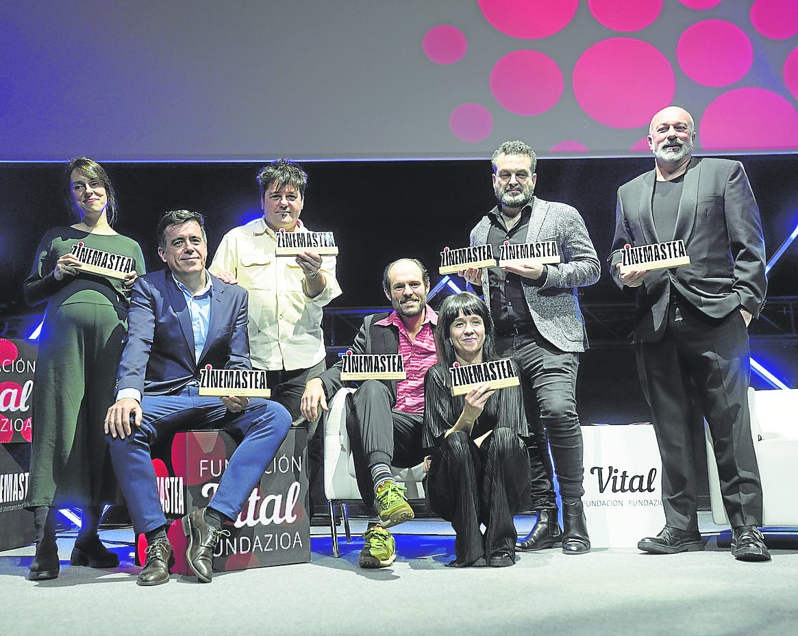 Los premiados en Zinemastea, al final de la gala.