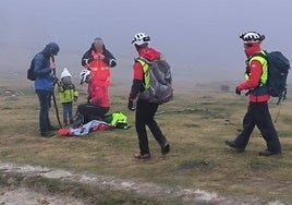 Rescatan a un padre y a su hijo de 5 años en el Gorbea tras desorientarse por la niebla