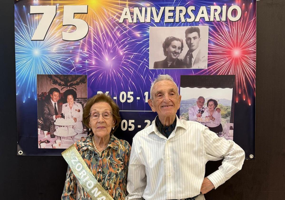 Elena y José Manuel, durante la celebración de sus bodas de brillantes.