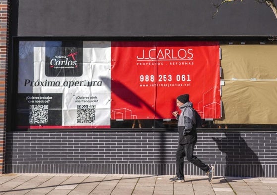 Fachada de la nueva Pizzería Carlos en Zabalgana