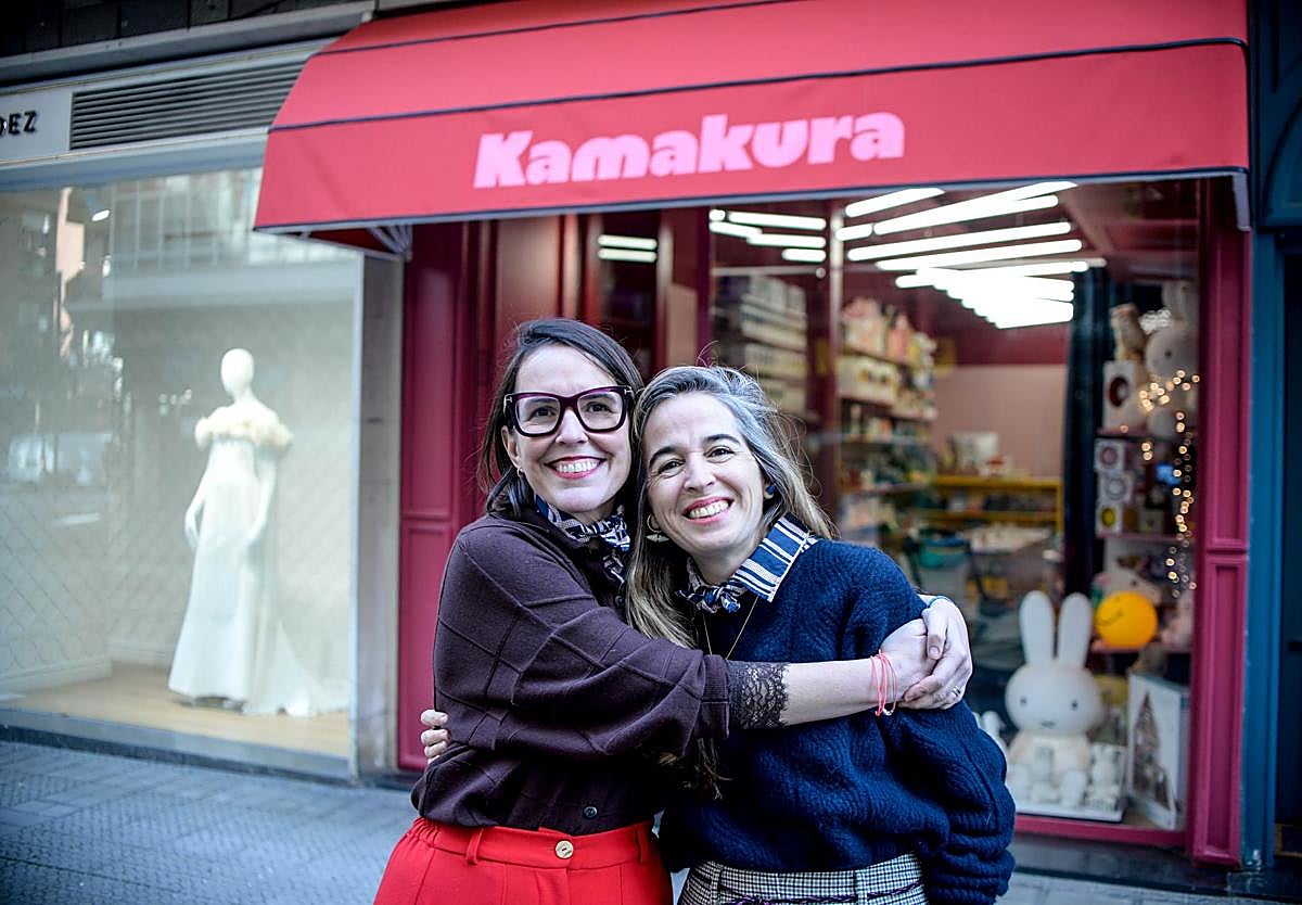 Ane Miren Zalbidegoitia y Lore Belaza, amigas desde la infancia, han abierto una tienda infantil con todo lo que buscaban para sus hijos (y para ellas).