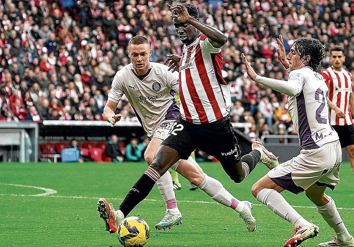 Adama Boiro no deja de crecer esta temporada y es un valor cada vez más asentado.