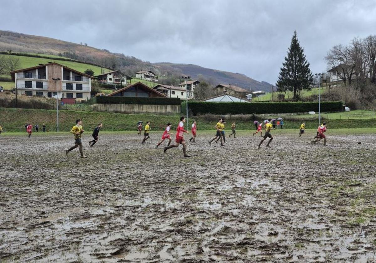 Estado del campo de fútbol Arkixkil.