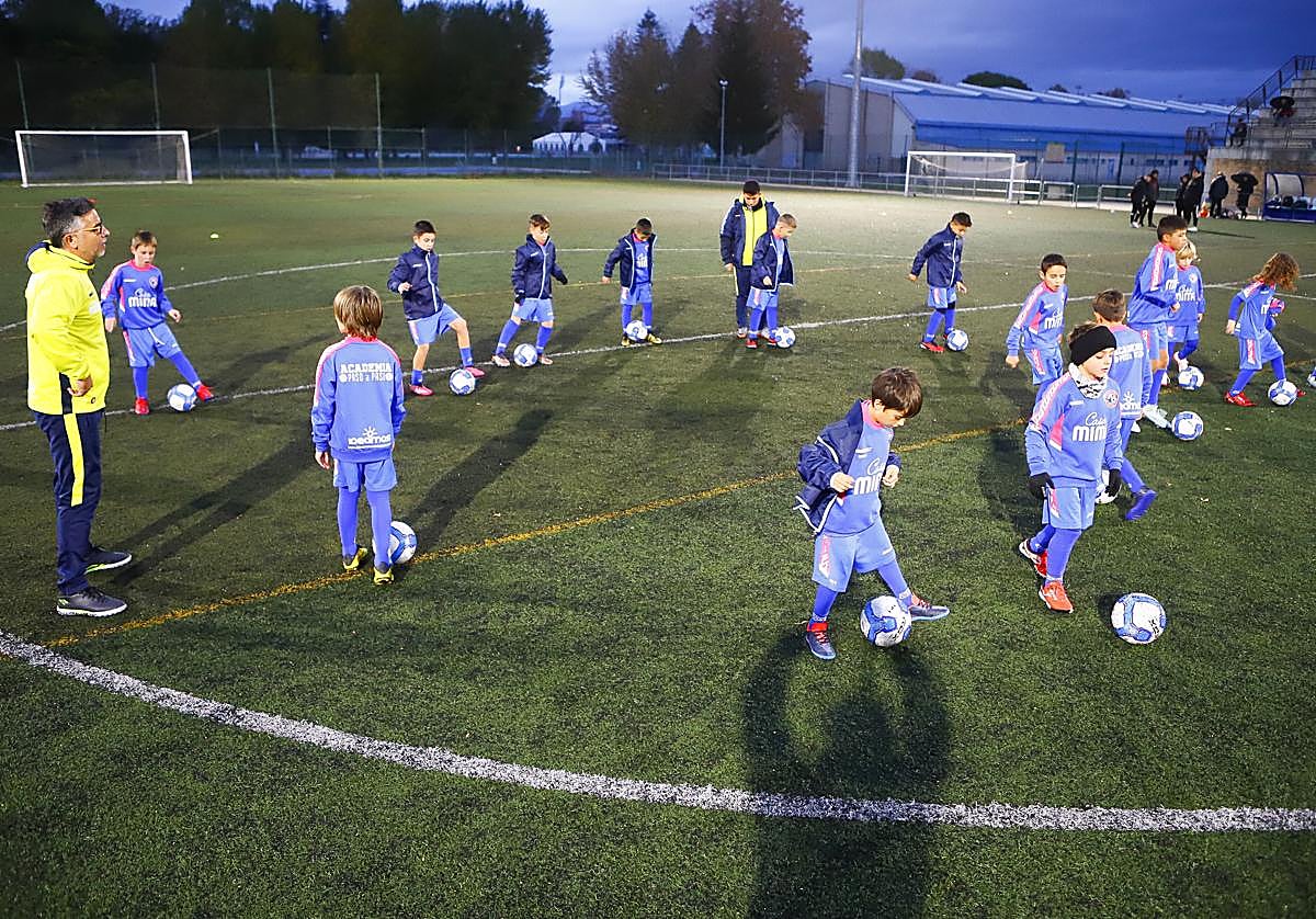 Aprendiendo los primeros conceptos futbolísticos.