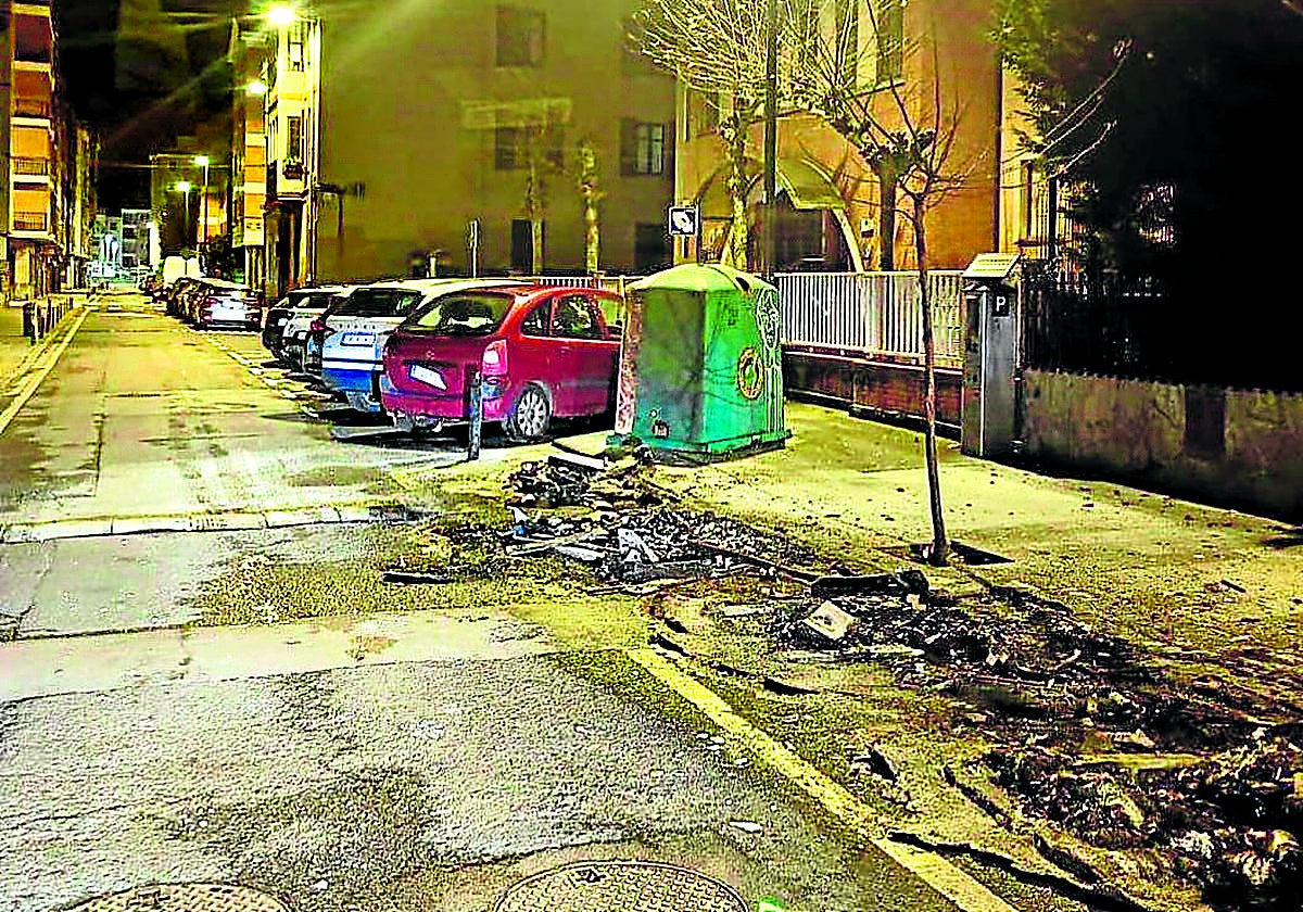 El último incendio tuvo lugar el jueves de madrugada a la altura del número 15 de la calle Gobela en Las Arenas.