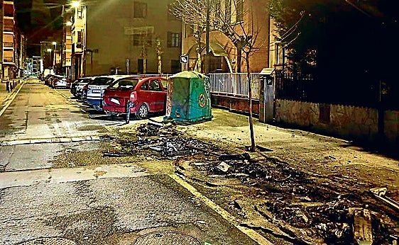 El último incendio tuvo lugar el jueves de madrugada a la altura del número 15 de la calle Gobela en Las Arenas.