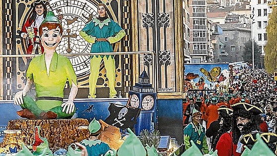 ¿Cuántas personas participarán en el Carnaval de Vitoria?