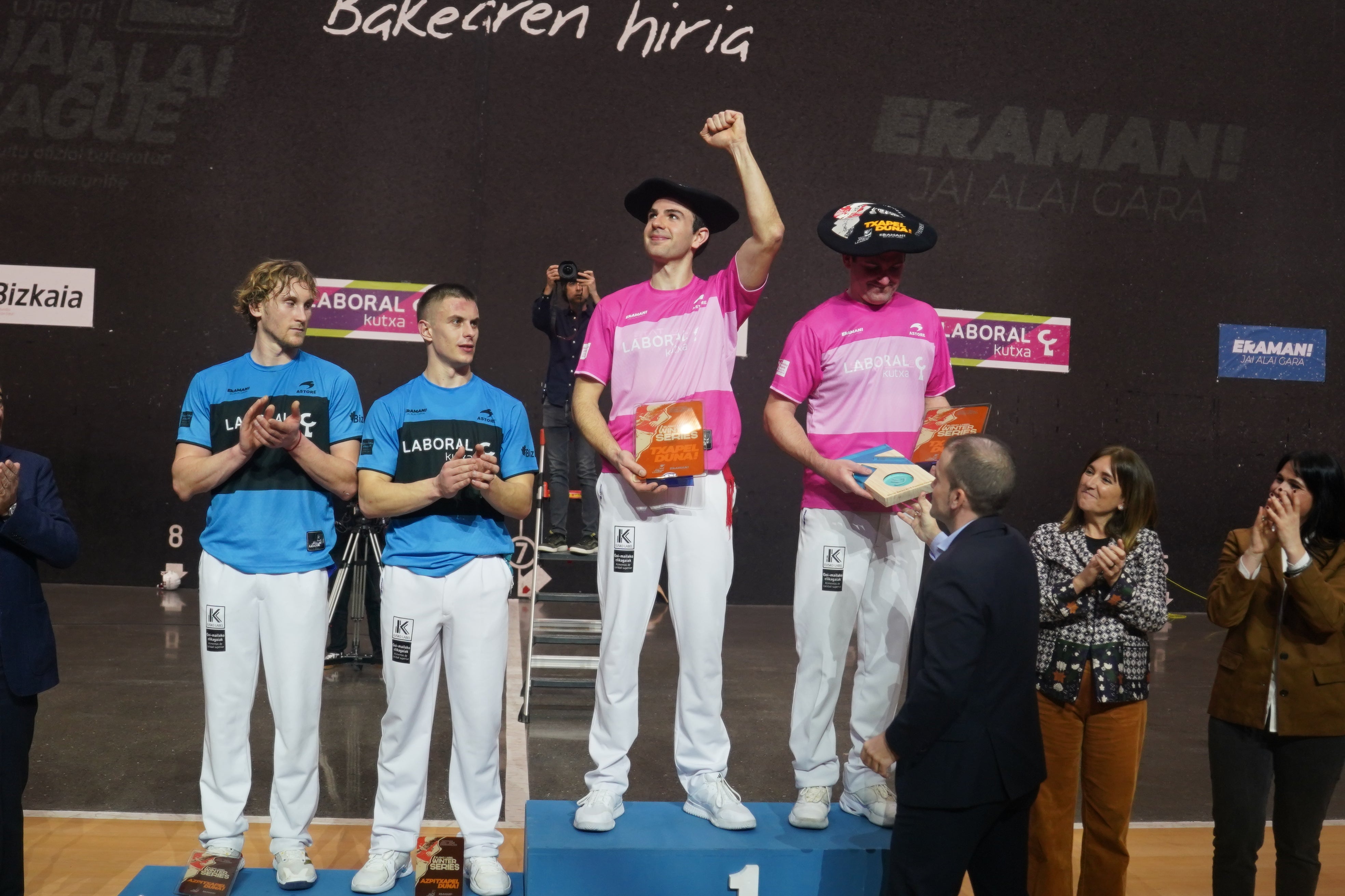 El podio del Winter Series de cesta punta. de Gernika