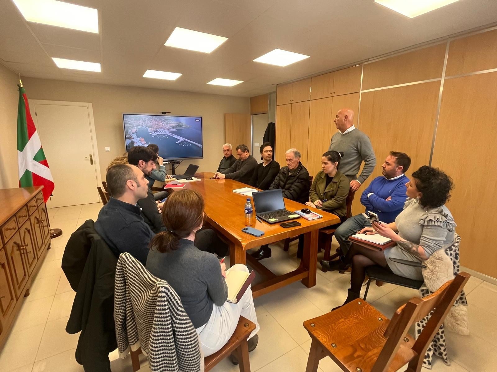 El primer Consejo Municipal Portuario de Bermeo aborda el futuro de sus tres dársenas