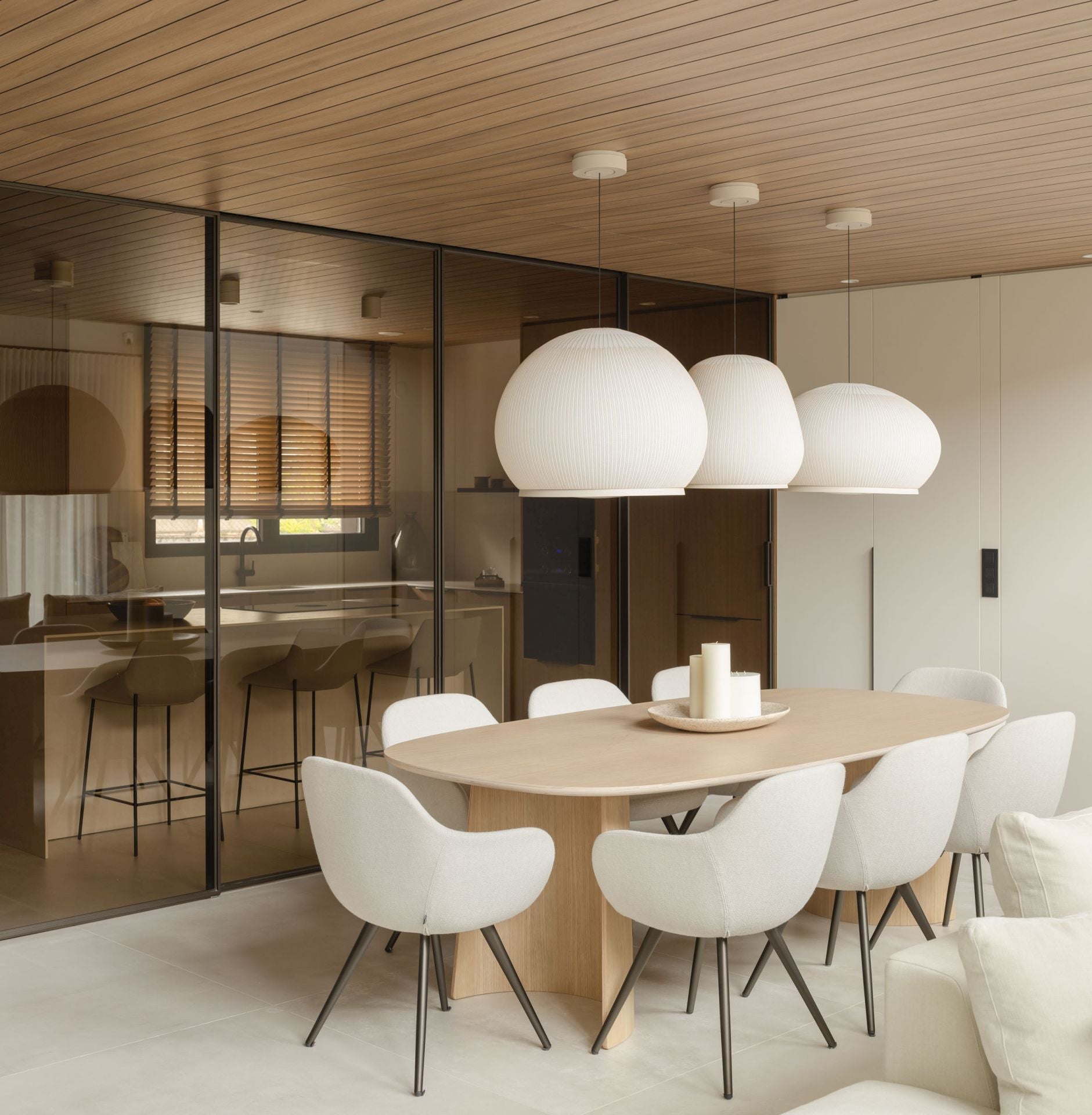 Este chalet de una familia bilbaína lo tiene todo: lujo, diseño y mucha luz