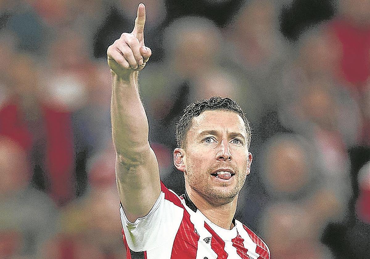 De Marcos, tras hacerle un gol a Osasuna.