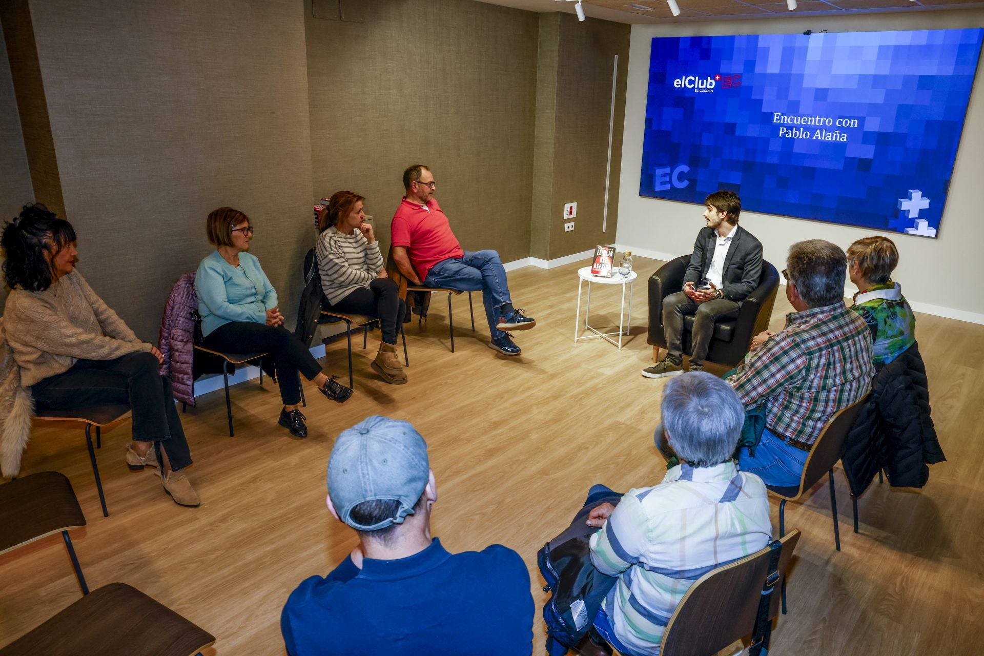 Pablo Alaña habla con los suscriptores de EL CORREO