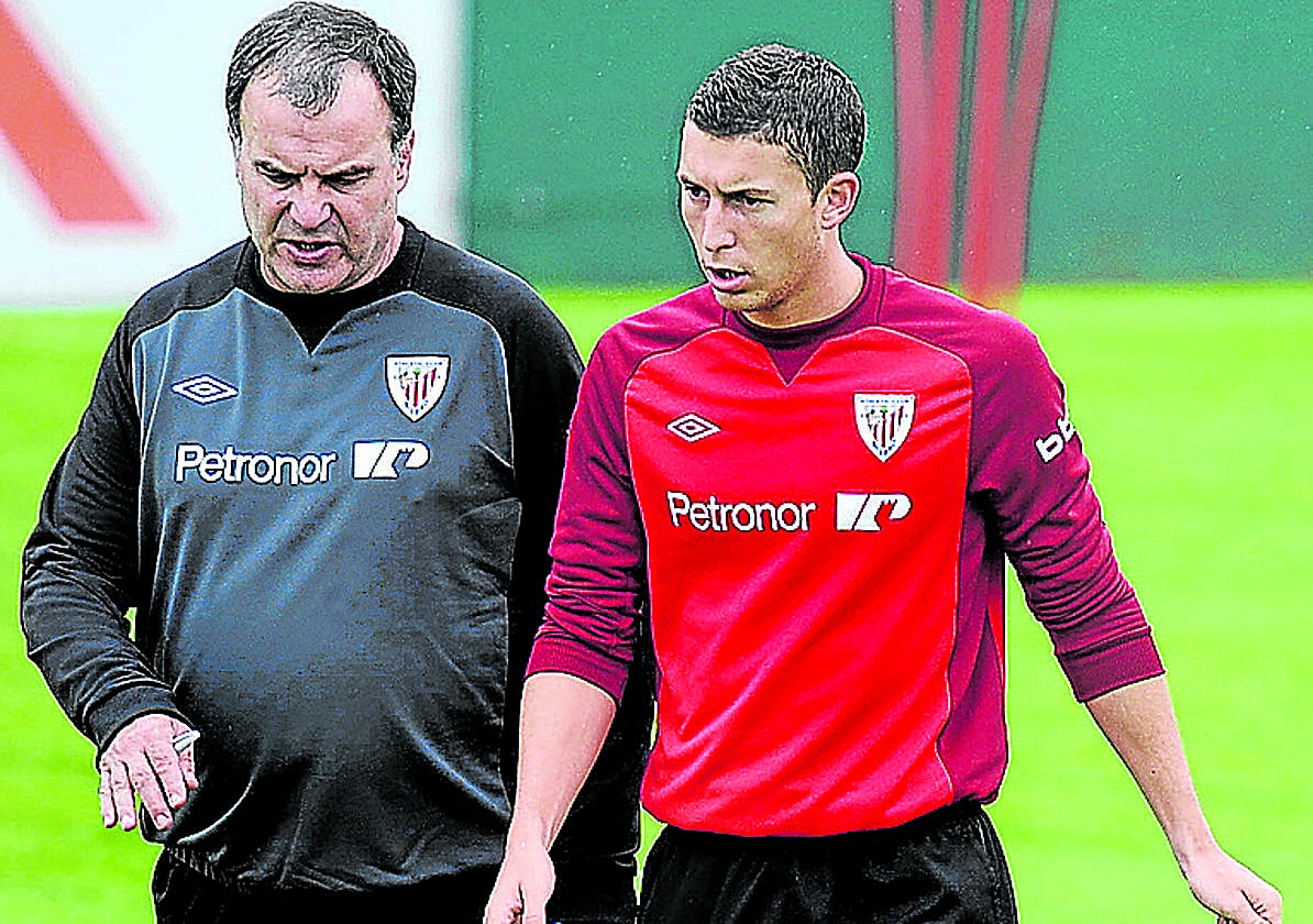 De Marcos y Bielsa, el entrenador con el que dio un paso adelante en su carrera.