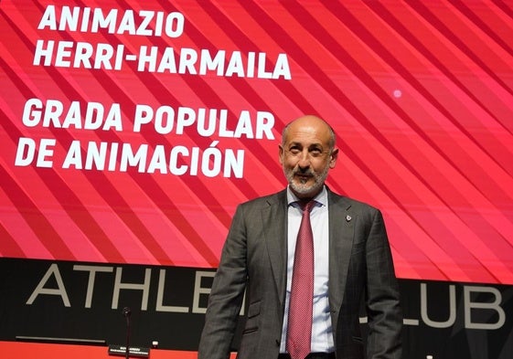 Elizegi, en una asamblea del Athletic cuando era presidente del club.