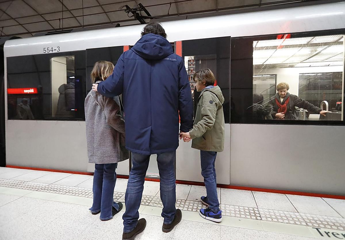 Los adolescentes deberán poseer una tarjta Barik personalizada.