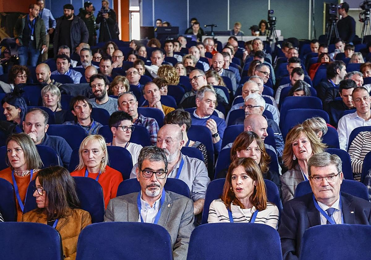 Goia, Etxebarria y Aburto, en la asamblea de Eudel celebrada en Salvatierra.