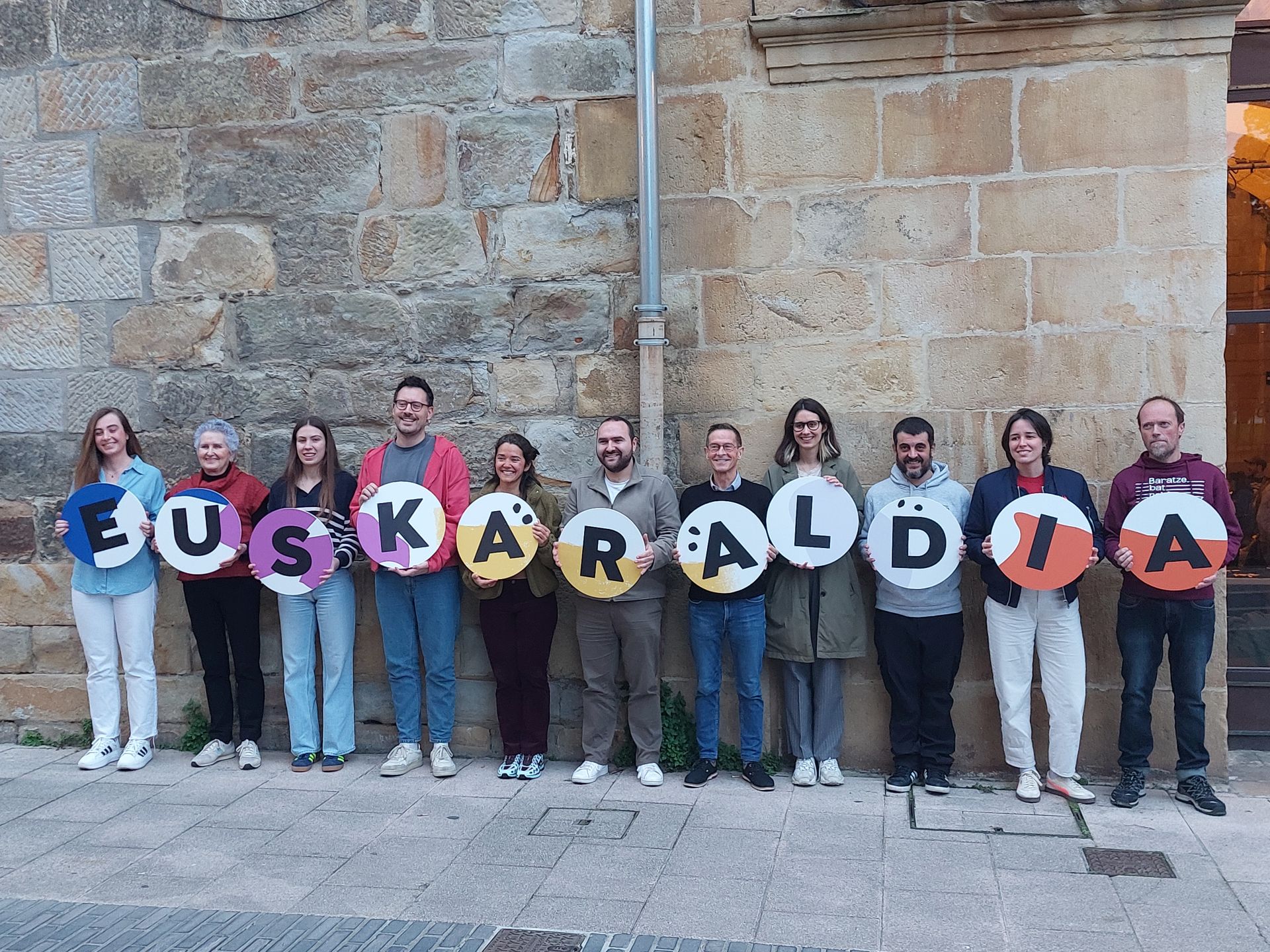 Representantes de diferentes ámbitos de la villa han impulsado el euskera en San Agustin