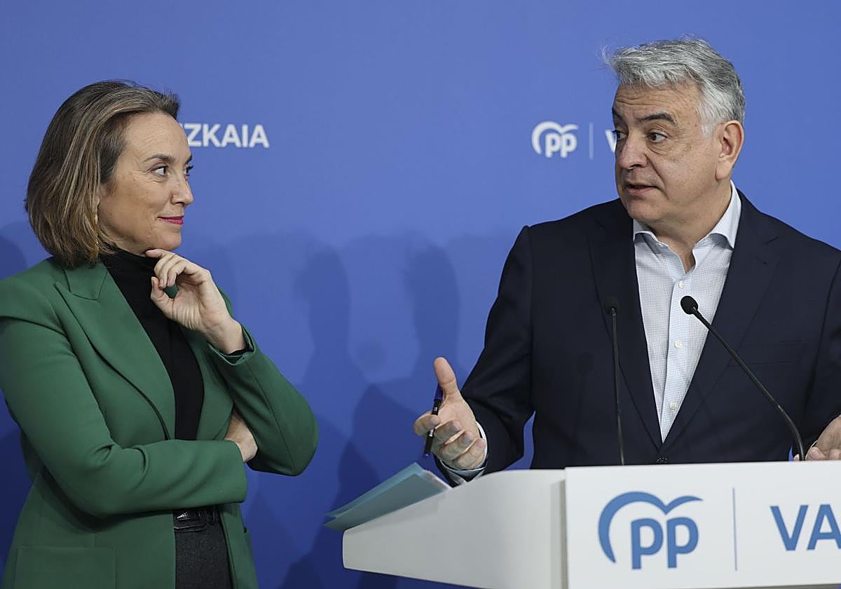 Cuca Gamarra y Javier de Andrés este viernes en Bilbao