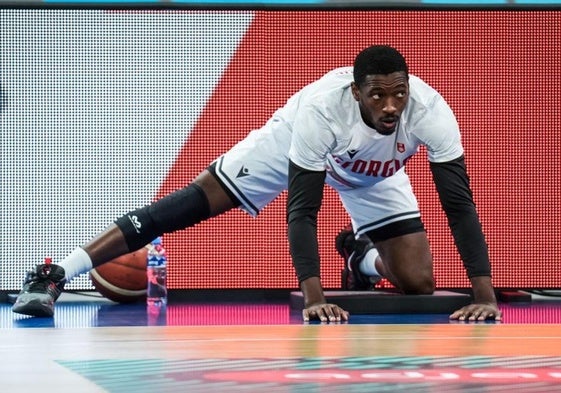 Baldwin regresa a Vitoria con una lesión en el pie derecho
