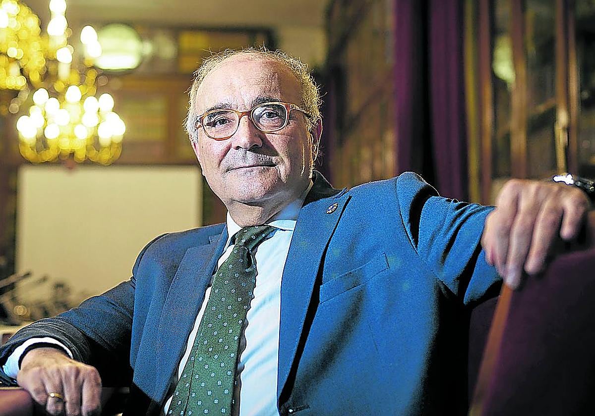 El historiador y jurista Benigno Pendás preside la Real Academia de Ciencias Morales y Políticas.