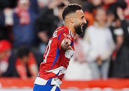 Abde celebra su gol con el Granada contra el Zaragoza.