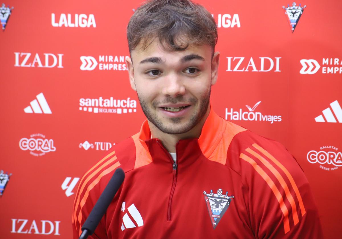 Egiluz volvió a ser titular en el Mirandés con «buenas sensaciones» dos meses después