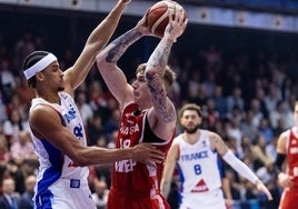 Croacia permite a Samanic librarse el partido en Chipre