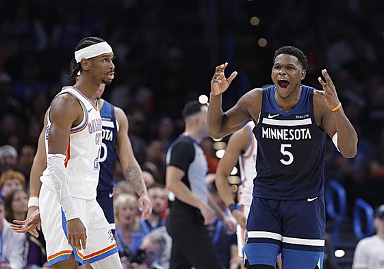 Shai Gilgeous-Alexander (zuriz) eta Anthony Edwards.