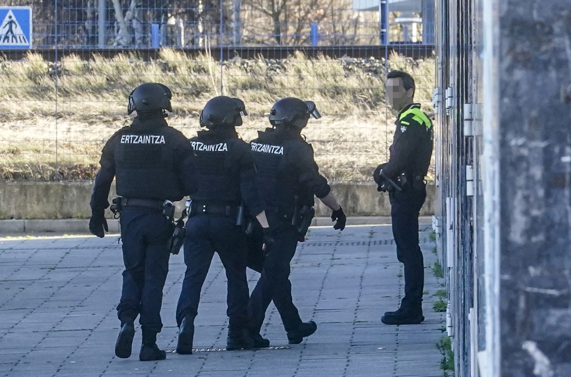 Las imágenes del despliegue policial en Salburua