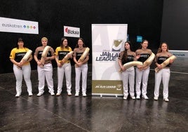 Puntistas participantes en el Winter Series de Durango que se ha presentado este jueves.